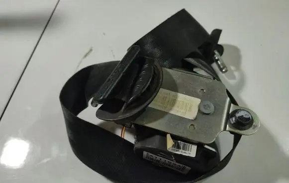 KIA Ceed Front seatbelt 888101H000