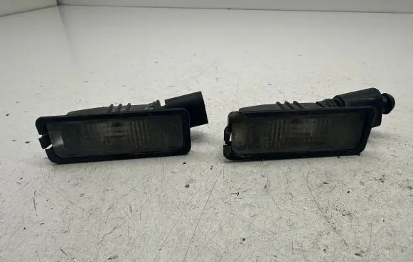 Volkswagen Golf VI Number plate light 1K8943021