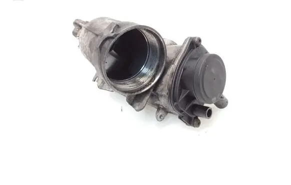 Volvo V70 Oil filter mounting bracket 08642839