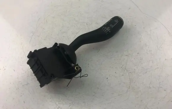 Volkswagen Touareg I Indicator stalk 7L6953503D