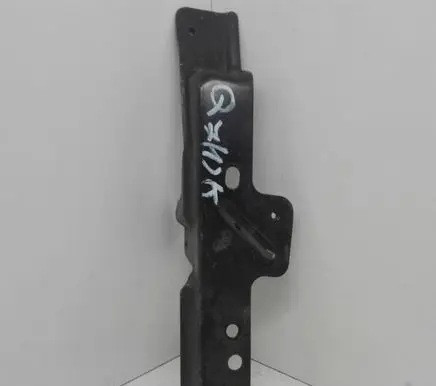 Audi Q7 4L Fender mounting bracket 4L0805697