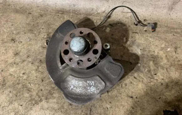 Mercedes-Benz CLS C218 X218 Front wheel hub