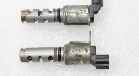 Toyota Avensis T270 Camshaft vanos timing valve 153300T050 1533037010