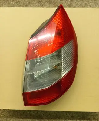 Renault Scenic II - Grand scenic II Rear/tail lights 8200493375