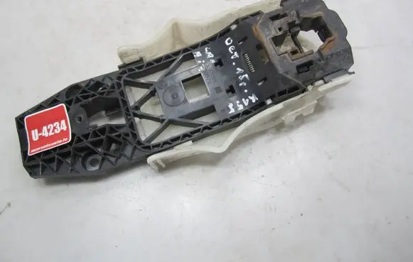 Skoda Octavia Mk3 (5E) Rear door exterior handle/bracket 5L0837885C 21381521S