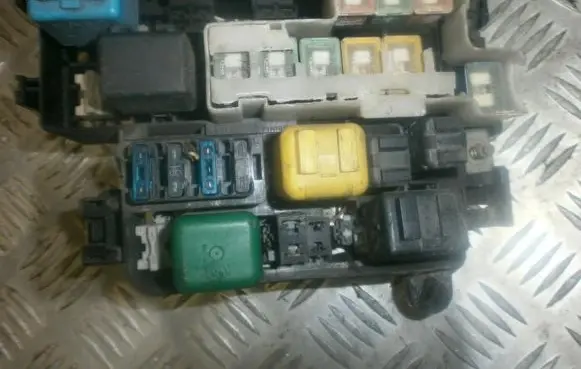 Mazda 626 Fuse box set