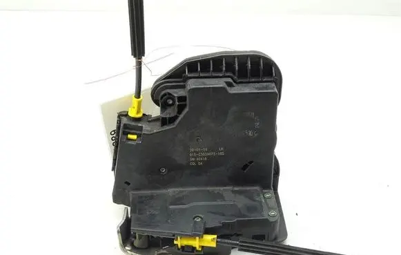 Opel Astra K Front door lock