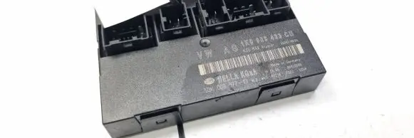 Volkswagen Touran I Central body control module