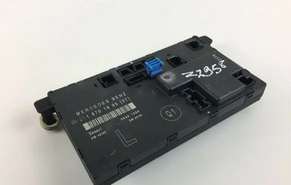 Mercedes-Benz E W211 Other control units/modules 2118701985 Z2958