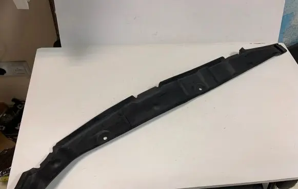 Audi Q7 4M Fender end trim 4M0821112