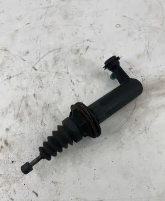 Renault Master III Clutch slave cylinder 306202804R