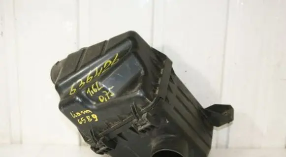Suzuki Liana Air filter box 1370054G00