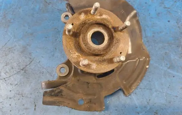 Hyundai Sonata Rear wheel hub spindle/knuckle 517162T010