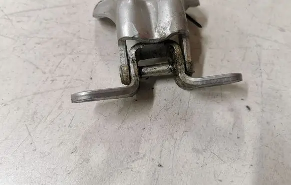 KIA Sorento Rear door upper hinge