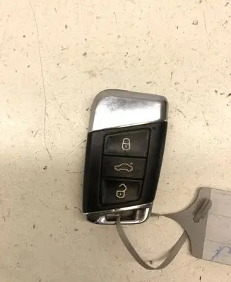 Volkswagen PASSAT B8 Ignition key/card