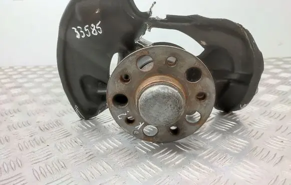 Mercedes-Benz E C207 W207 Front wheel hub
