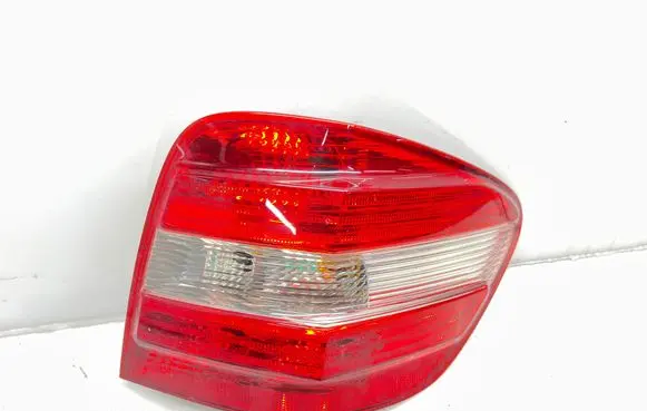 Mercedes-Benz ML W164 Rear/tail lights 404102R