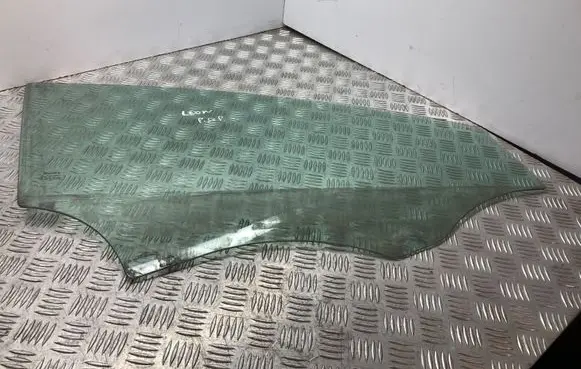 Seat Leon (1M) Front door window glass four-door 43R001582 682AS2M3236
