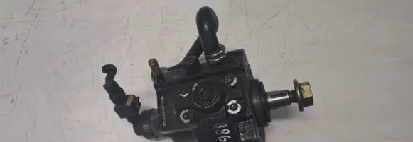 Opel Astra H Fuel injection high pressure pump 0445010097