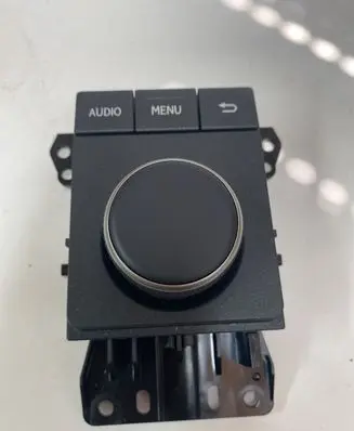 Multifunctional control switch/knob