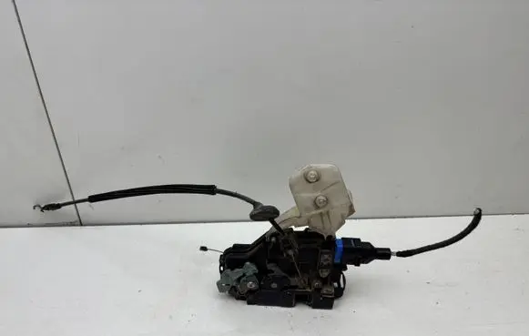 Volkswagen Caddy Front door lock 3D1837015AS