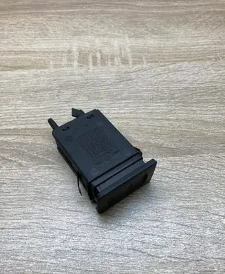Volkswagen Golf IV Windscreen/window heater switch 1J0953235A