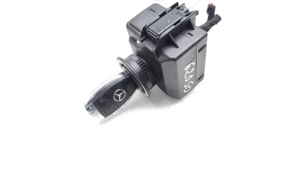 Mercedes-Benz C W204 Ignition lock A2079052600