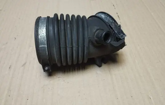 Honda CR-V Air intake hose/pipe