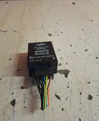 Ford Galaxy Tow bar relay 52400006 10R02100501
