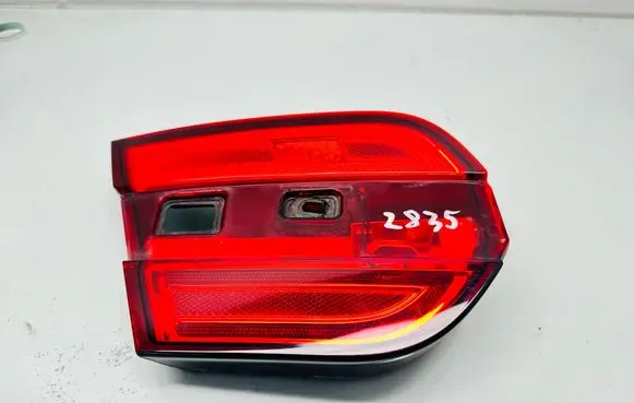 Tailgate rear/tail lights