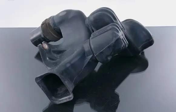 Chrysler 300 - 300C Air intake duct part 04591871AB 04591871
