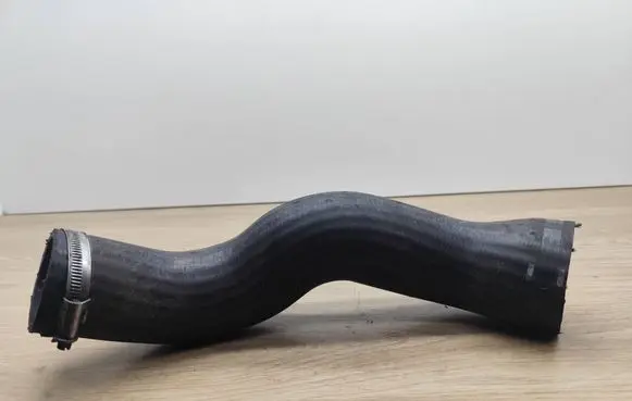 Volvo XC90 Intercooler hose/pipe 30680217