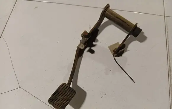 Volvo S40, V40 Brake pedal 