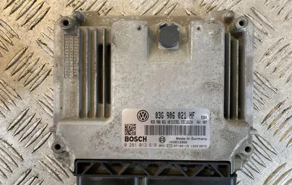 Volkswagen Golf Plus Engine control unit/module 03G906021HF 03G906021AB 0281013618