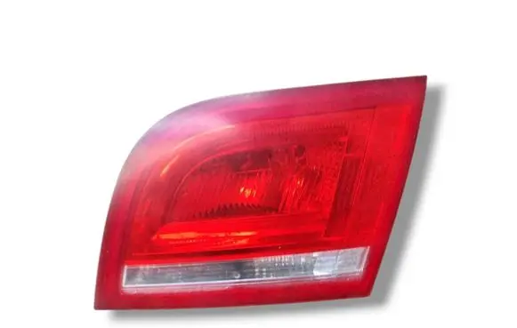 Tailgate rear/tail lights
