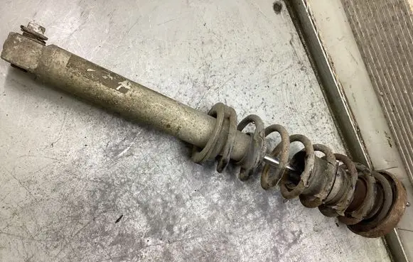 BMW 5 E39 Rear shock absorber with coil spring 814903557168 33521093646