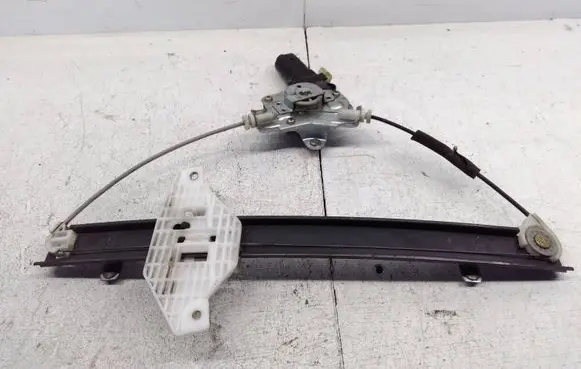 Hyundai Accent Front door window regulator with motor