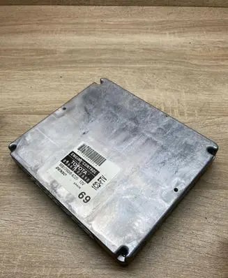 Toyota Avensis T250 Engine control unit/module ECU 8966105690 MB1758006325