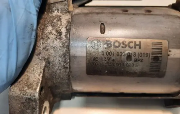 Audi A8 S8 D3 4E Starter motor 0001223018 057911023E