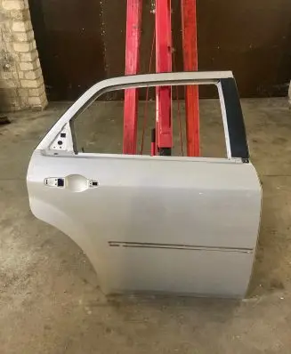 Chrysler 300 - 300C Rear door
