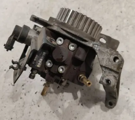 Fuel injection high pressure pump