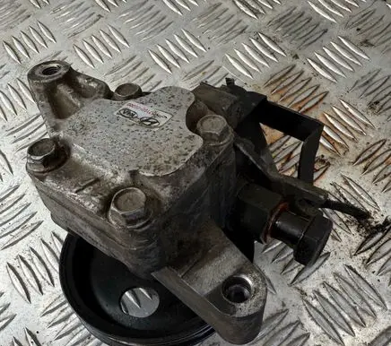 Hyundai Tucson JM Power steering pump 571002E000