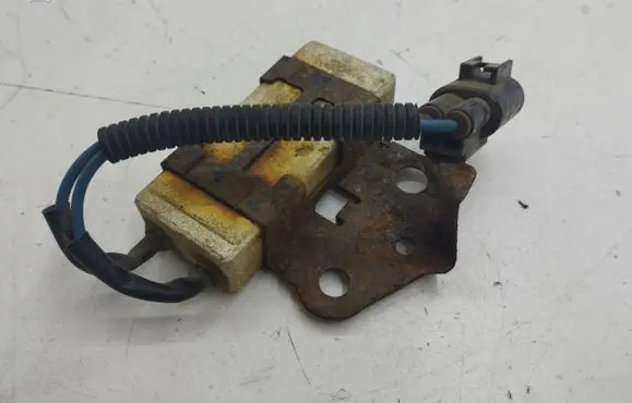 Toyota Corolla E120 E130 Coolant fan relay 2468105320