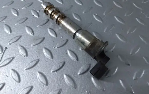 Cadillac XTS Camshaft vanos timing valve 12636175