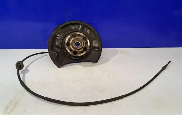 Mercedes-Benz E W211 Rear wheel hub A2114202085
