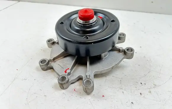 Jeep Cherokee III KJ Water pump 1567032 8158078