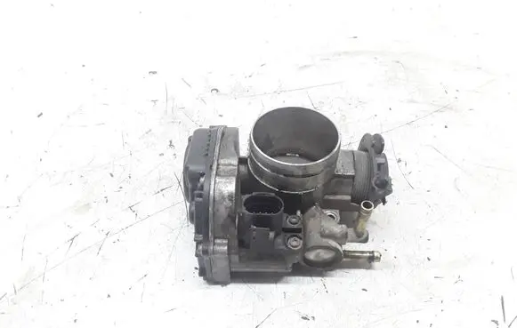 Volkswagen Golf IV Throttle valve