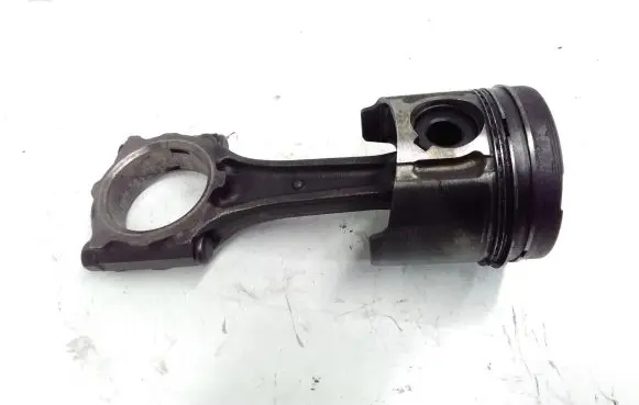Opel Astra G Piston with connecting rod