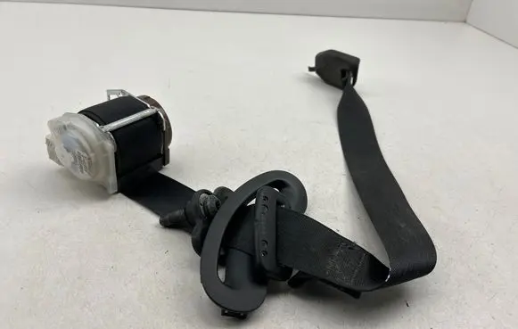 Rear seatbelt