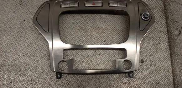 Ford Mondeo MK IV Radio/GPS head unit trim 7S7118522